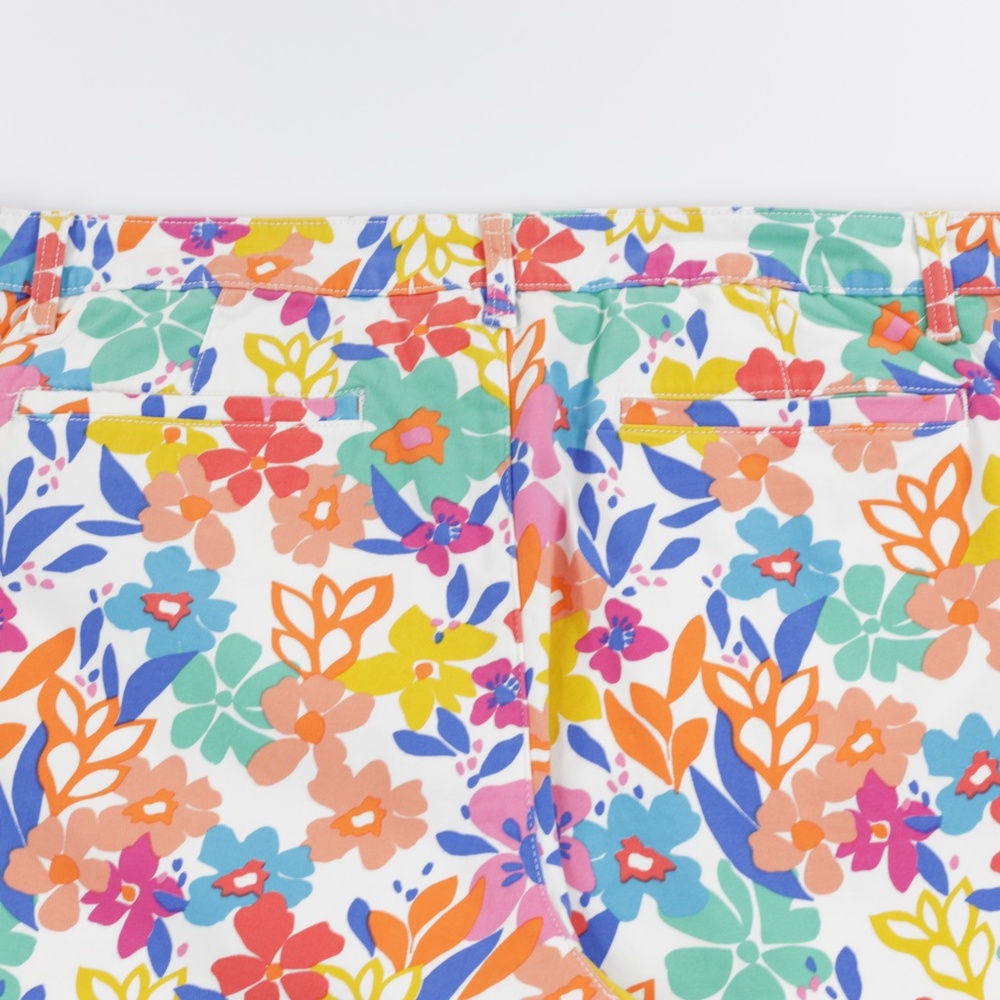 St. John's Bay Women Mid Rise Stretch Floral Chino Shorts Multicolor 18 Tall - Picture 5 of 9